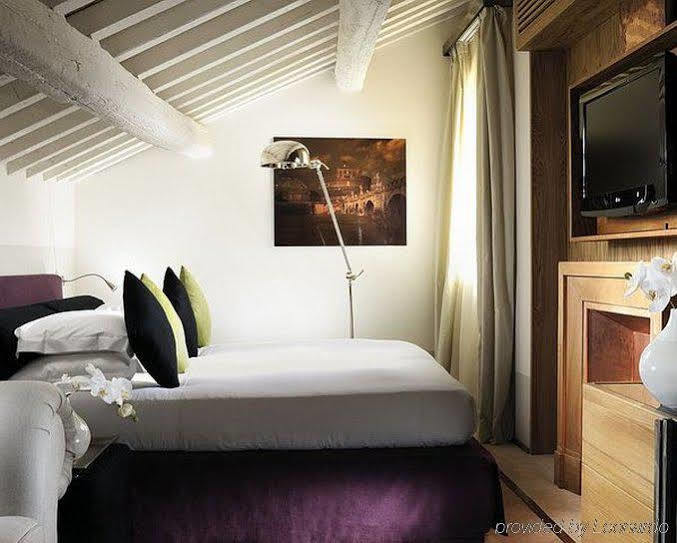 Mario De' Fiori 37 Hotel Рим Екстериор снимка