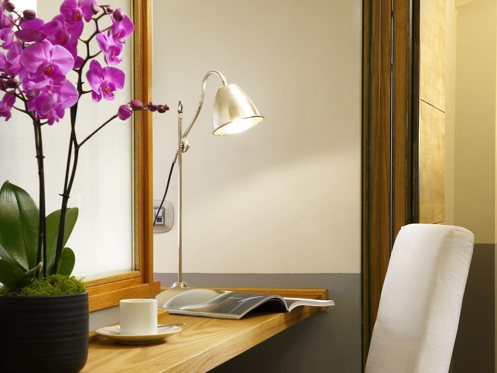 Mario De' Fiori 37 Hotel Рим Екстериор снимка