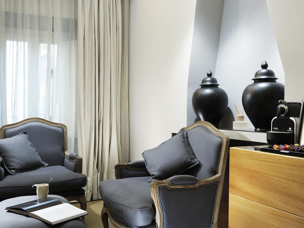 Mario De' Fiori 37 Hotel Рим Екстериор снимка