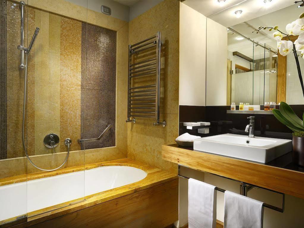 Mario De' Fiori 37 Hotel Рим Екстериор снимка